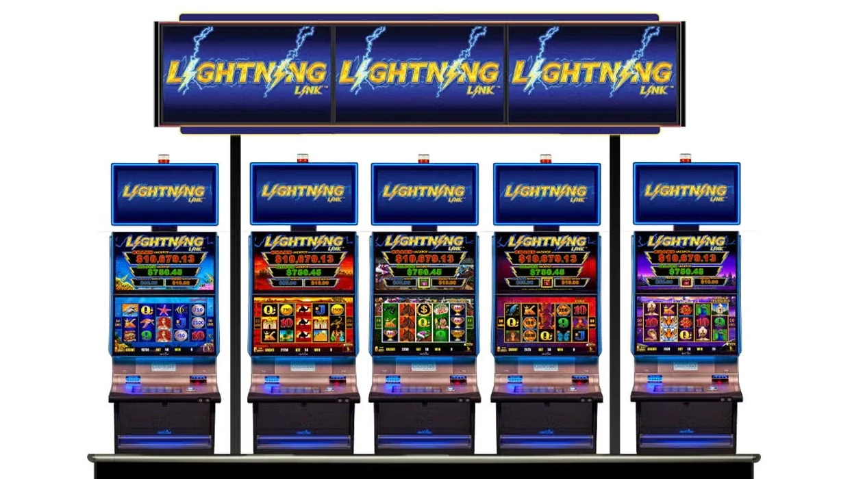 Five Aristocrat Lightning Link slot machines with a shared jackpot sign